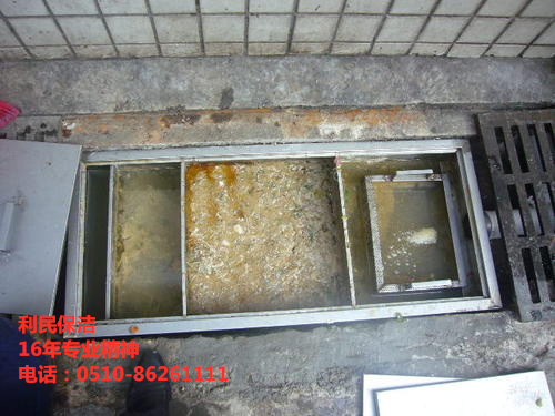 隔油池清理.jpg 隔油池清理.jpg