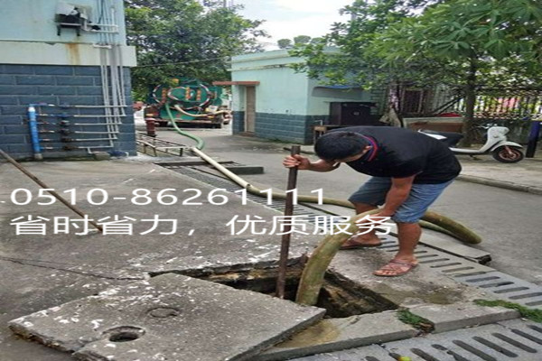 學(xué)?；S池清理